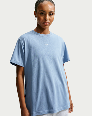Nike Sportswear Classic Women's Oversized Short-Sleeve T-Shirt